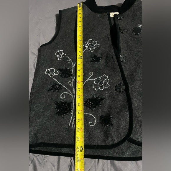 Cedar Canyon Wool Blend vest sz M Embroidered & beaded - Picture 5 of 7